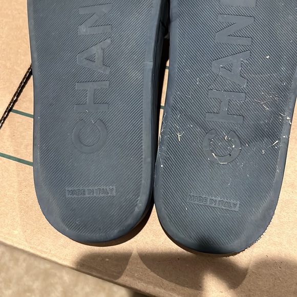 Chanel navy gold pool sandals - Picture 5 of 8